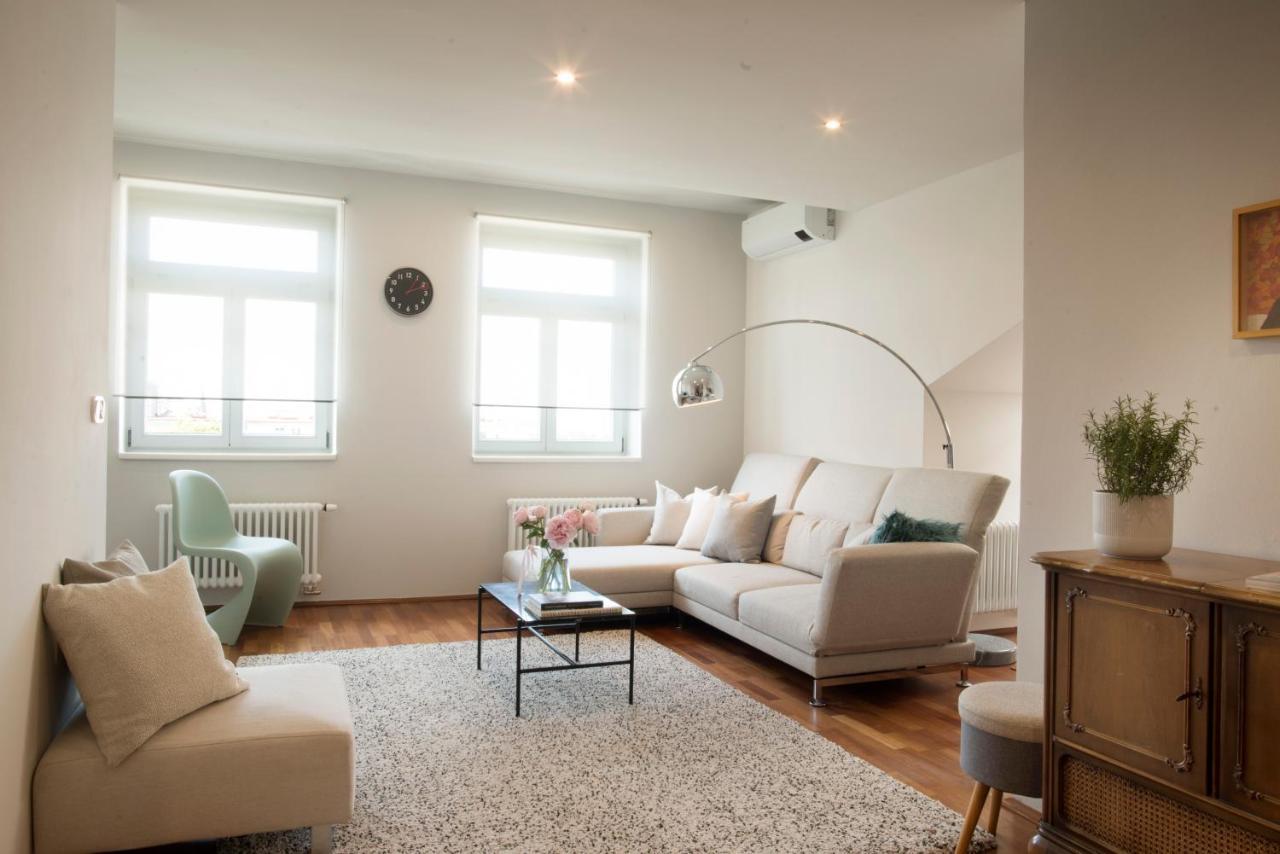 Luxury Penthouse Apartment ปราก ภายนอก รูปภาพ